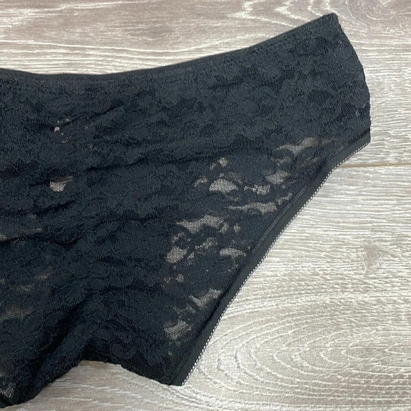 NWT Victoria’s Secret Low Rise Hiphugger Cotton Panty Ruched Lace Back Black S - Picture 6 of 13